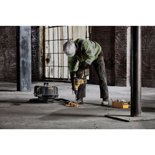 Perforateur SDS-plus XR FLEXVOLT 54V 32mm avec mandrin à connexion rapide Perforateur SDS-plus XR FLEXVOLT 54V 32mm avec mandrin à connexion rapide