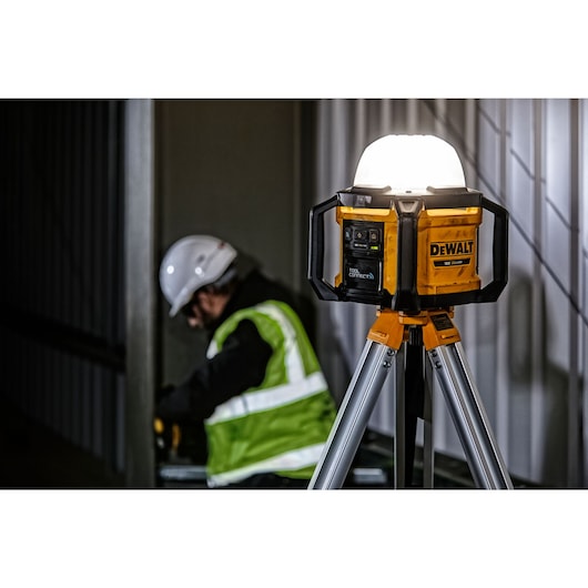 ÉCLAIRAGE DE CHANTIER XR TOOL CONNECT ÉCLAIRAGE DE CHANTIER XR TOOL CONNECT