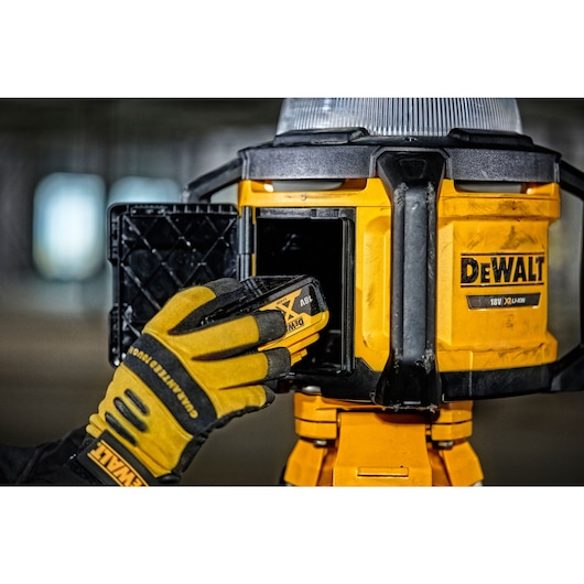 ÉCLAIRAGE DE CHANTIER XR TOOL CONNECT ÉCLAIRAGE DE CHANTIER XR TOOL CONNECT