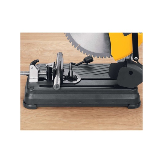Quick lock vise feature of 14 inch / 355 millimeters Multi-Cutter Saw. Quick lock vise feature of 14 inch / 355 millimeters Multi-Cutter Saw.