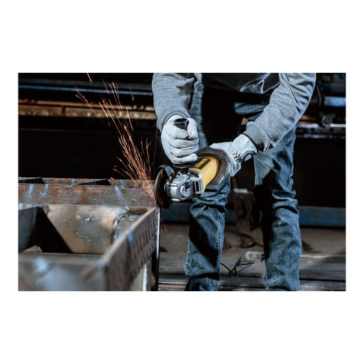 950W 125mm Haakse slijper met schuifschakelaar 950W 125mm Haakse slijper met schuifschakelaar